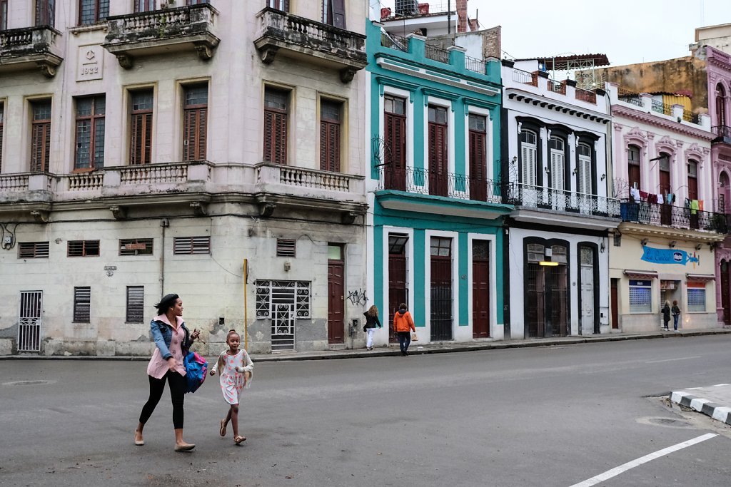 cuba-crossingthestreet-2017-xpro2-xf16-vincenttam.jpg
