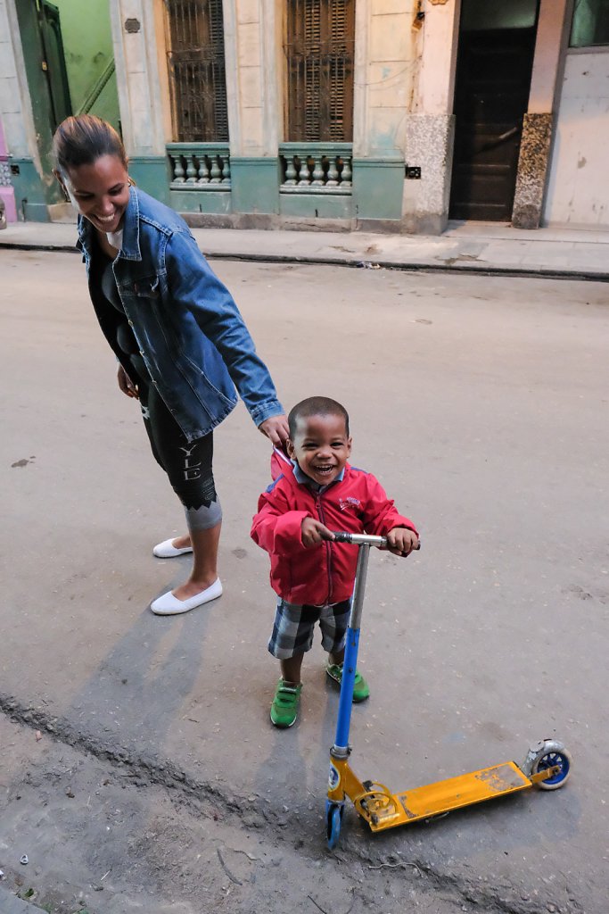 cuba-kidscootermom-2017-xpro2-xf16-vincenttam.jpg